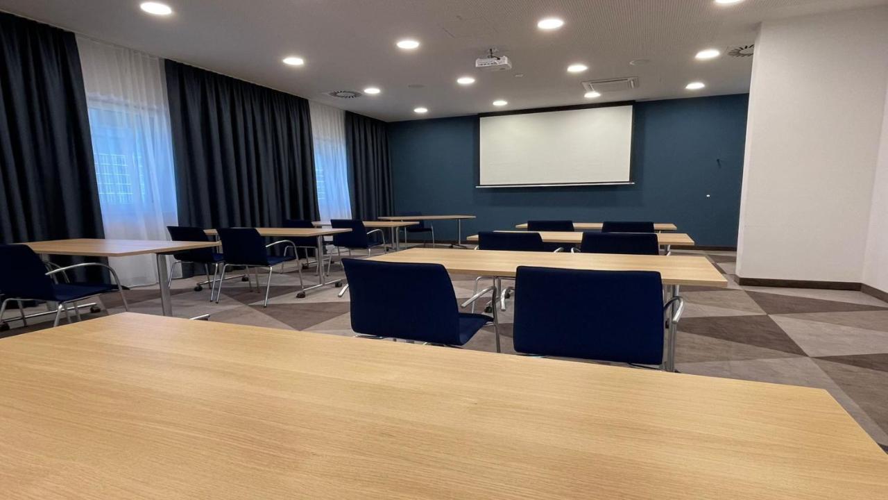 Holiday Inn Express - Sindelfingen By Ihg Exterior foto
